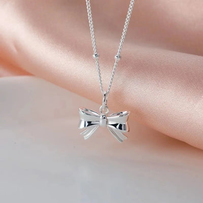 Chic Bow Choker